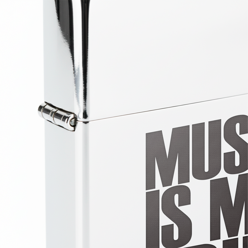 Isqueiro Cromado Polido 'Music Is My Drug' detalhe 5