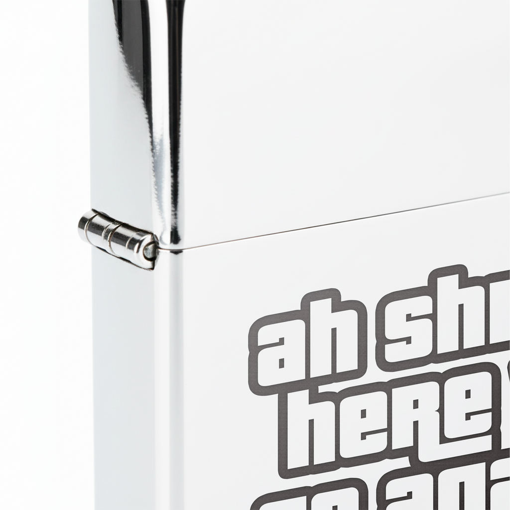 Isqueiro Cromado Polido 'Here We Go Again' detalhe 5