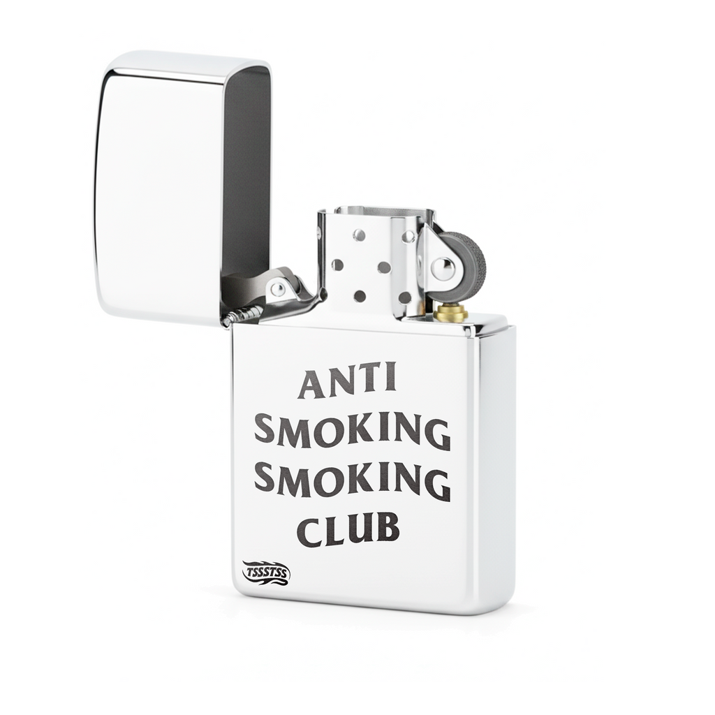 Isqueiro Cromado Polido 'Anti Smoking Smoking Club' detalhe 2
