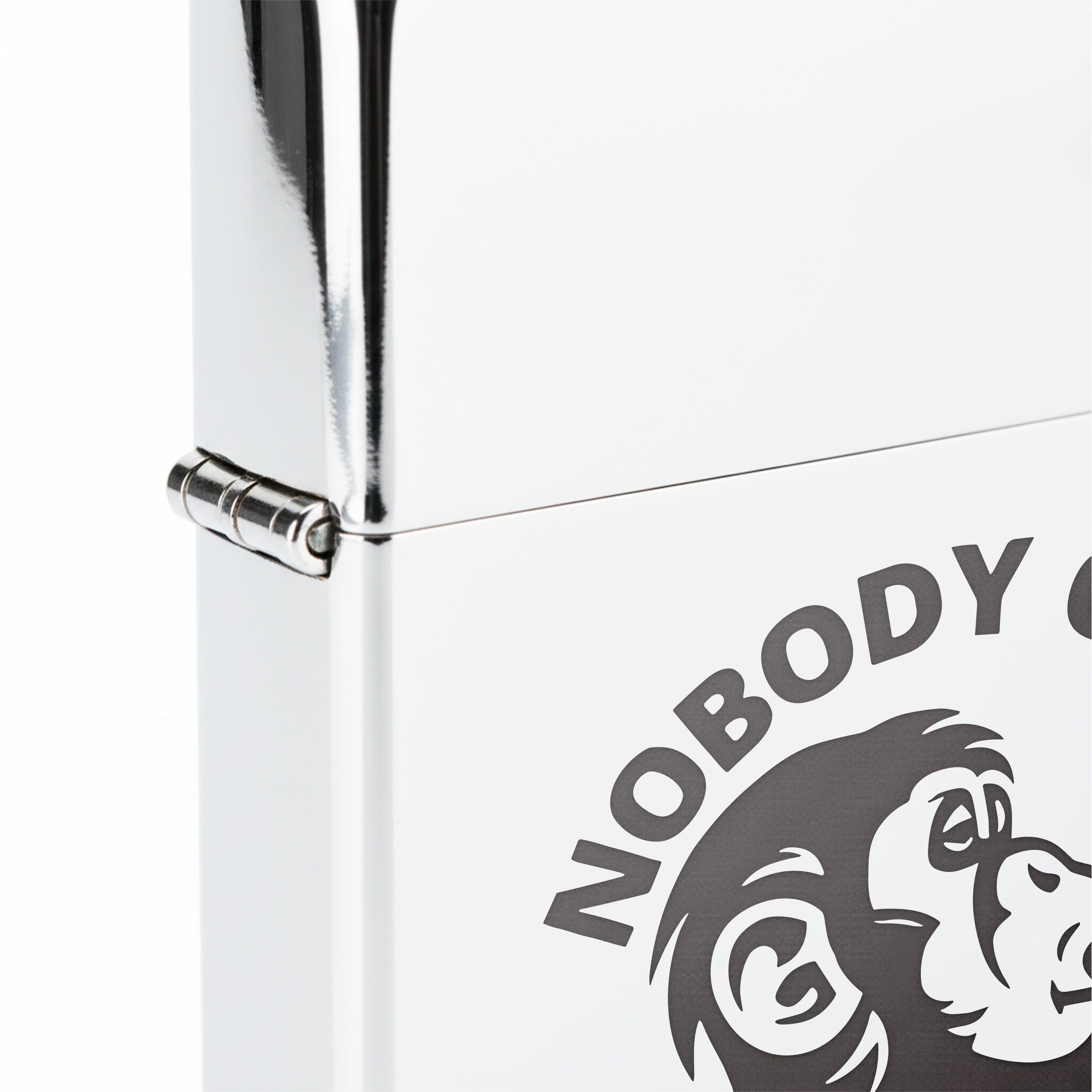 Isqueiro Cromado Polido 'Nobody Cares, Work Harder'