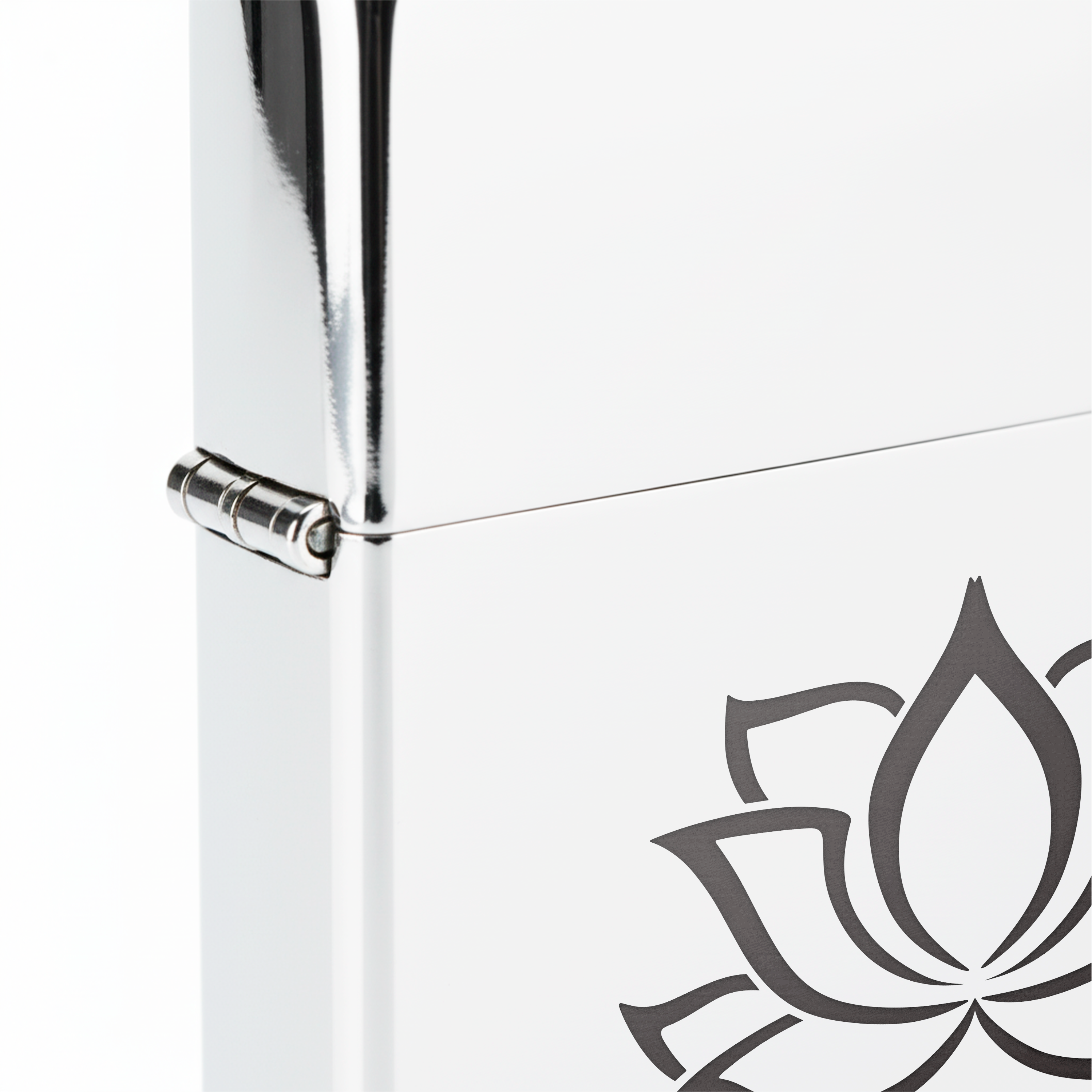 Isqueiro Cromado Polido 'Flor de Lótus'