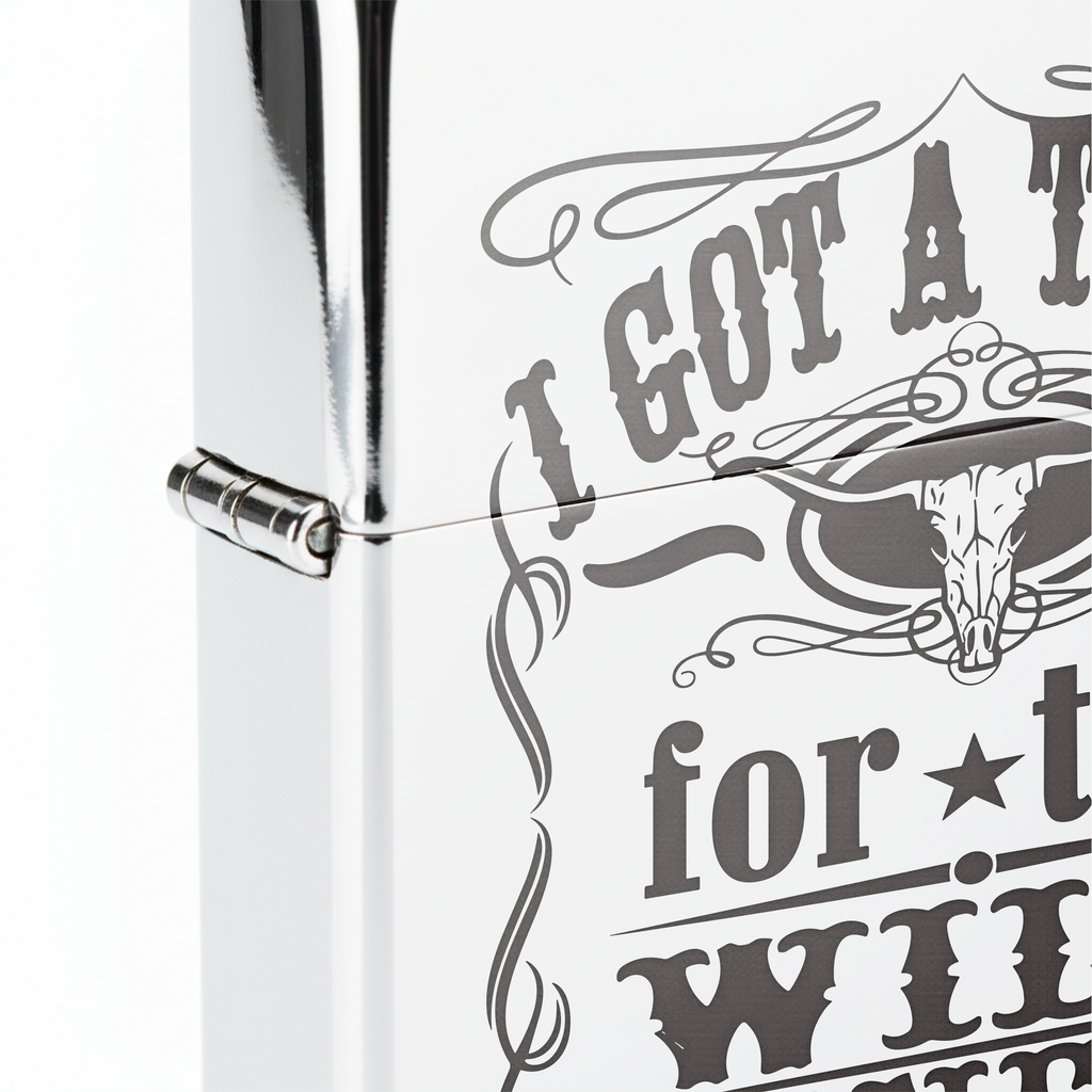 Isqueiro Cromado Polido 'For The Wild Ones' detalhe 5