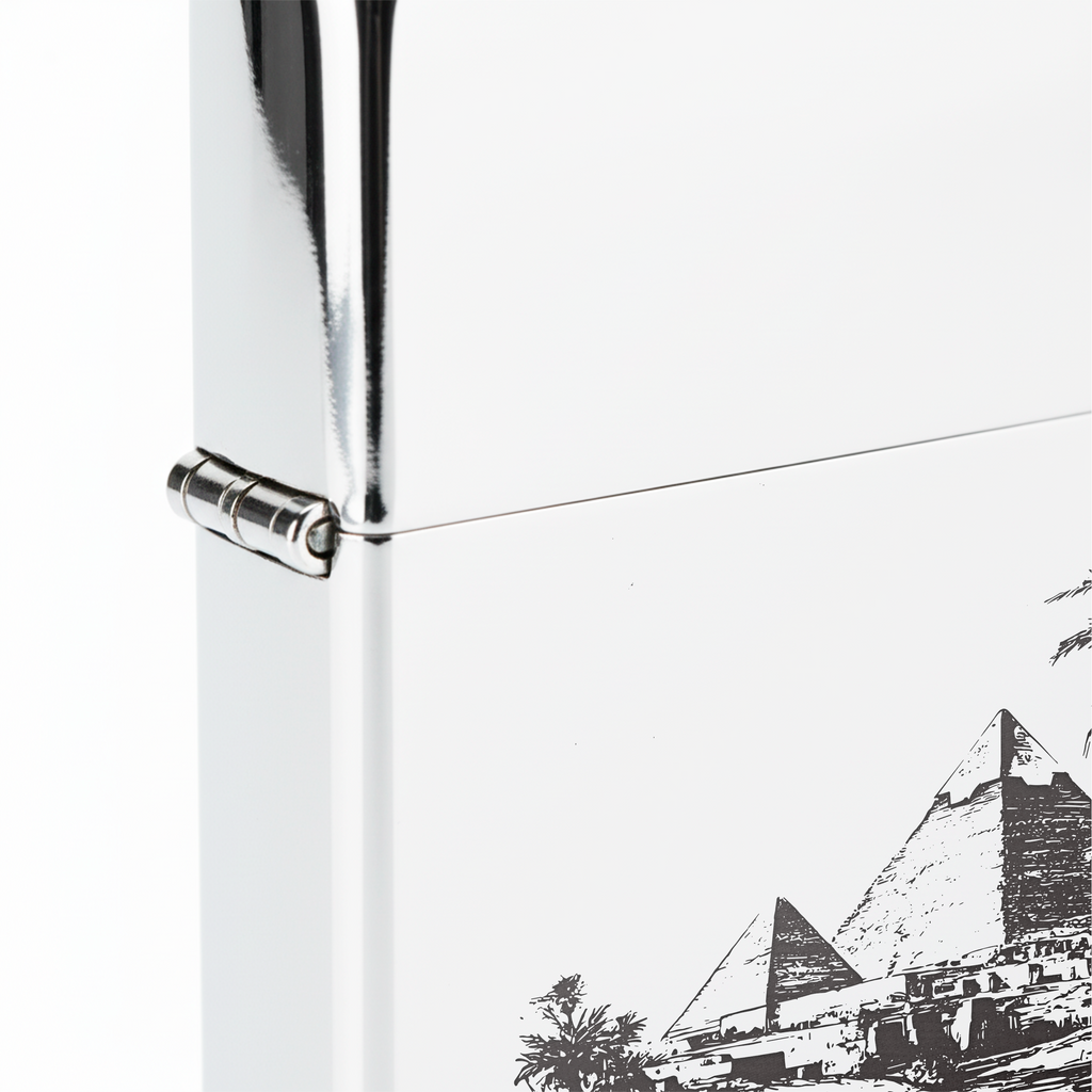 Isqueiro Cromado Polido 'Piramides de Gizé' detalhe 5